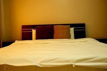 Tancor 3 Residential Suites Cebu Екстер'єр фото
